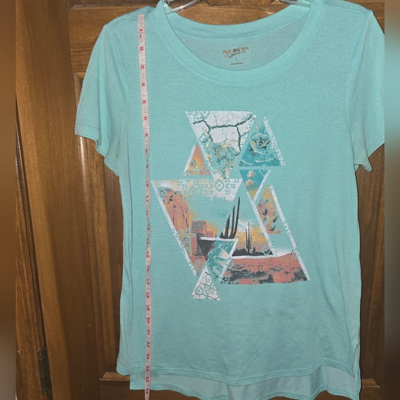 Arizona Jean Co. Short Sleeve Tee w/Hi-Lo Split Hem, Western Design, Large - Picture 3 of 11